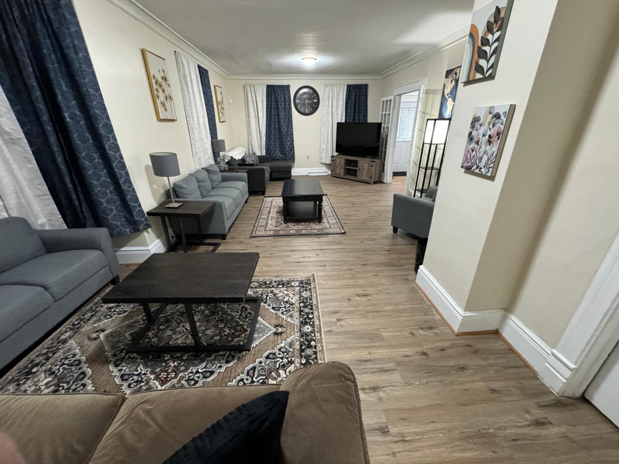Comfy Getaway, 5 Bed, Sleeps 9, Walk To Falls! Niagarafallen Exteriör bild
